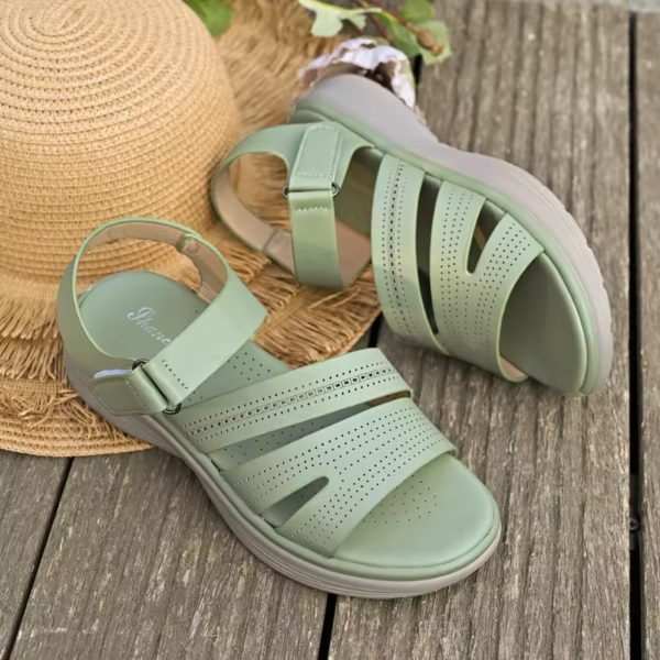 Reliable Comfort Strap Sandals with Ergonomic Footbed and Breathable Upper