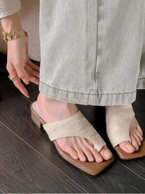 Fashionable Thick-Heeled Sandals for Bunions
